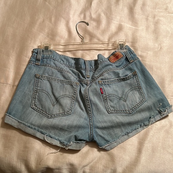 Levi’s Boyfriend Jean Shorts - Picture 2 of 9